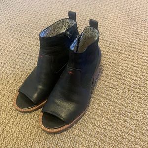 ED by Ellen Degenerous booties